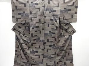 未使用品　幾何学に花模様織出し本場泥大島紬着物（7マルキ）